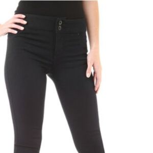GUESS - Curvy Mid Rise Black Jeggings